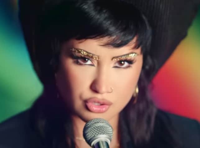 Como fazer a make da Demi Lovato